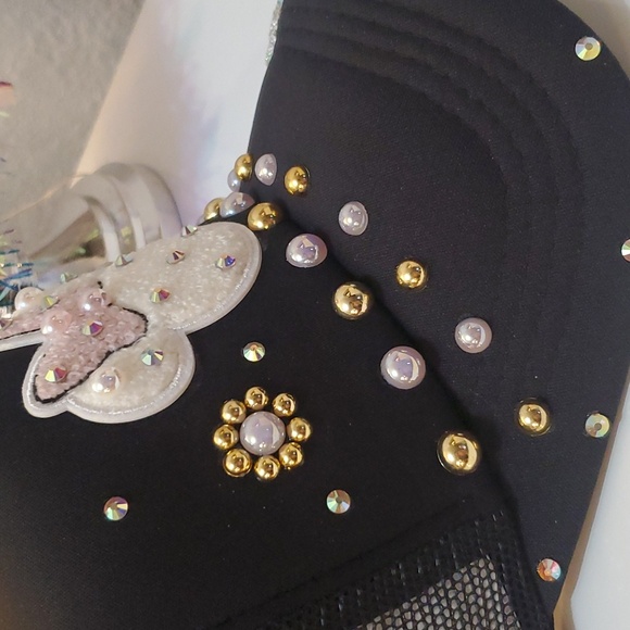 Minnie Blinged Trucker Hat - Picture 4 of 5